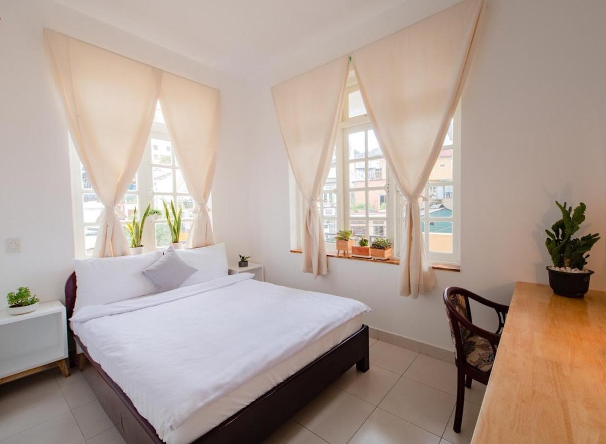 Pines Hotel Да Лат Екстериор снимка