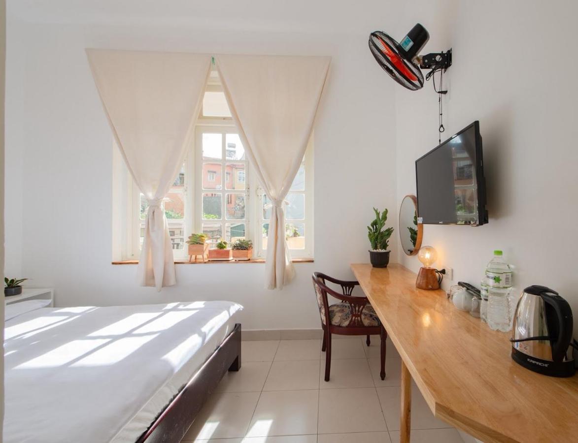 Pines Hotel Да Лат Екстериор снимка