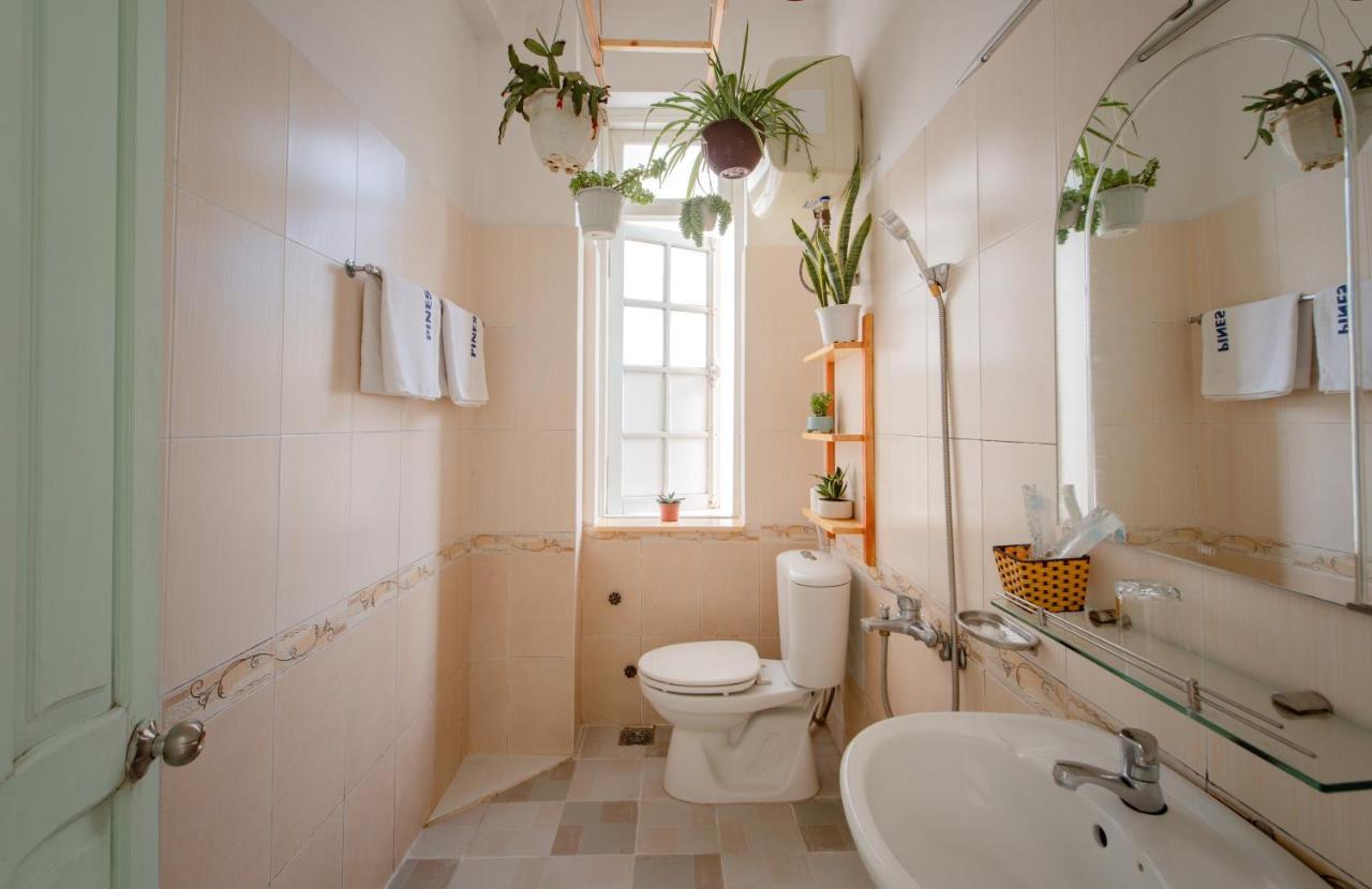 Pines Hotel Да Лат Екстериор снимка