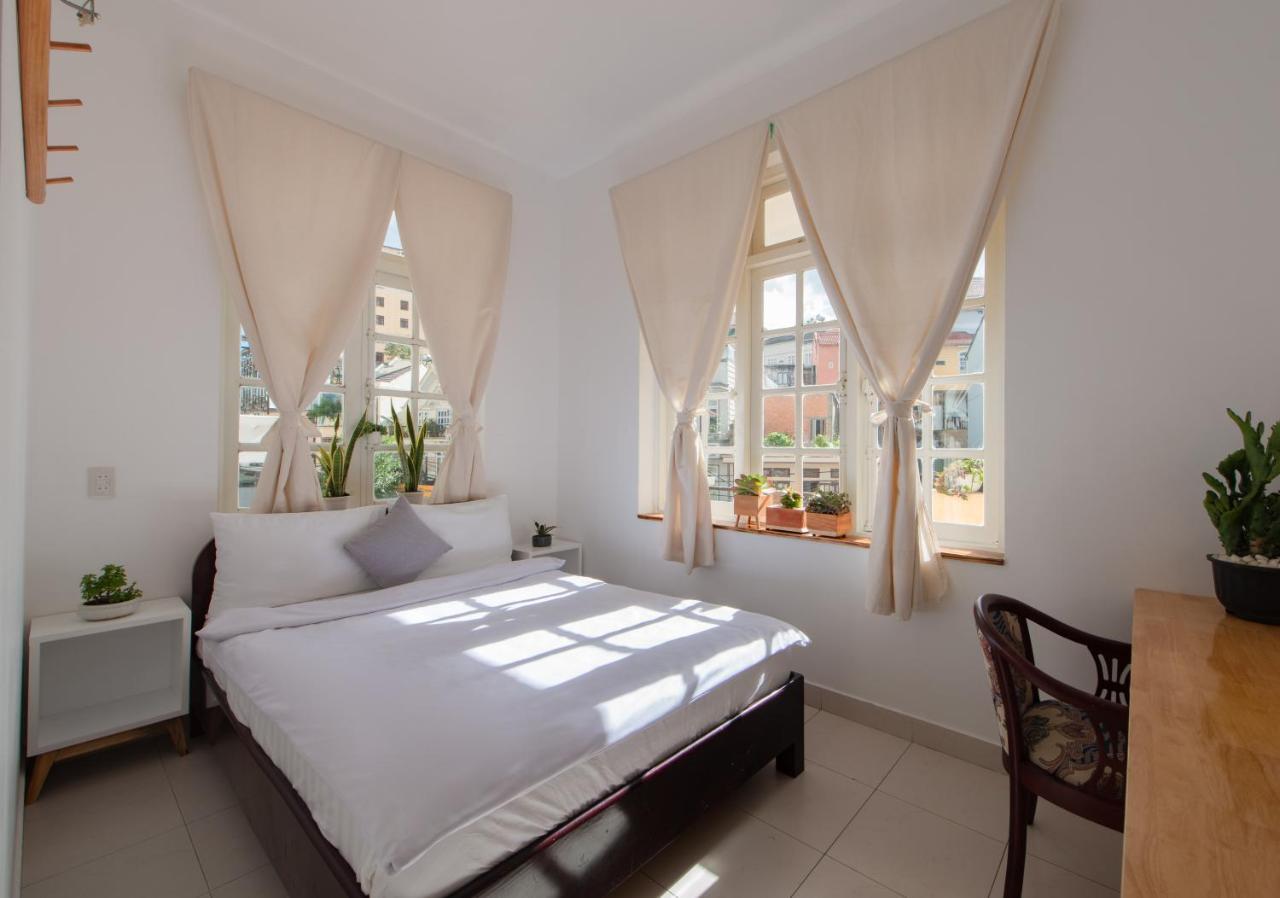 Pines Hotel Да Лат Екстериор снимка
