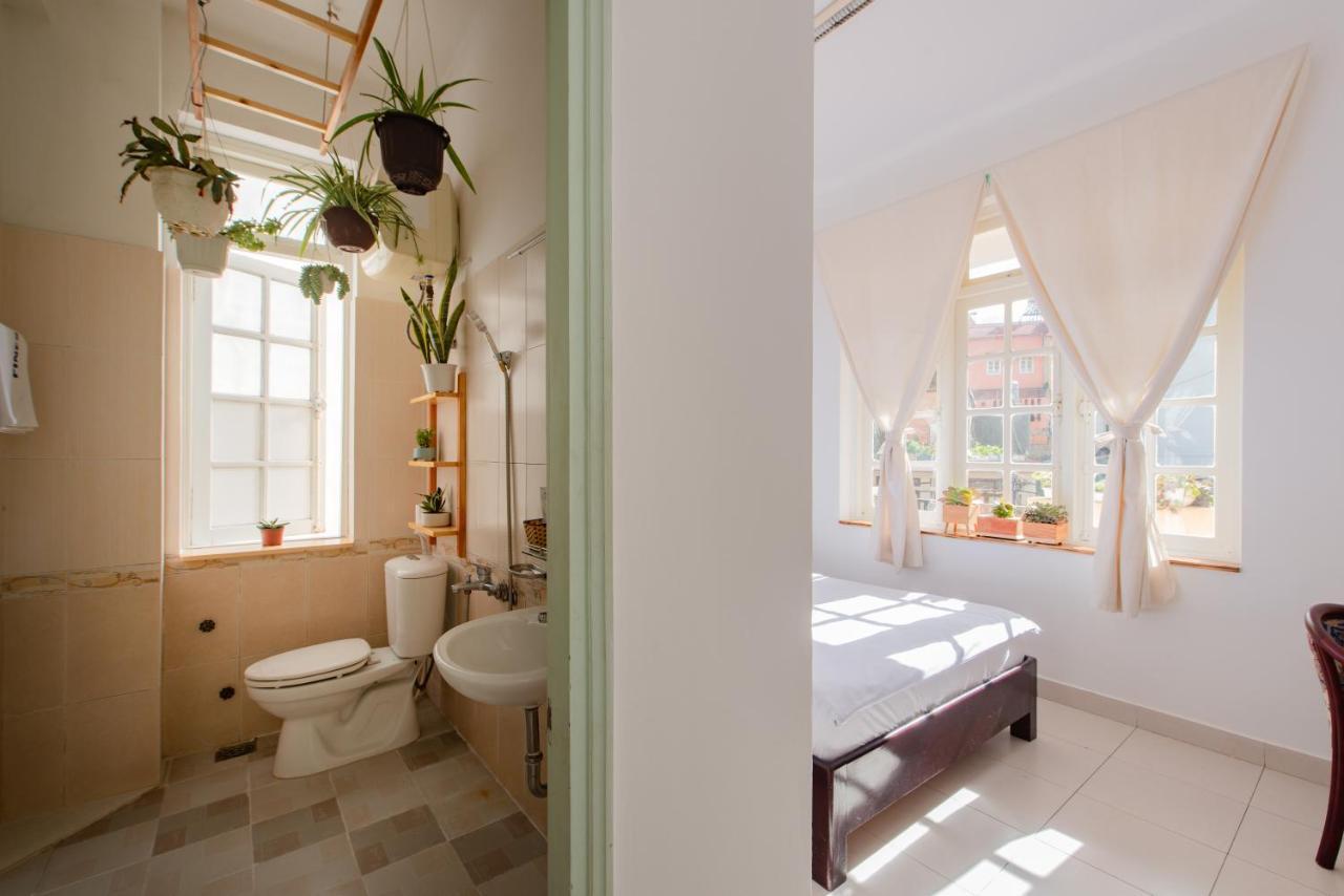 Pines Hotel Да Лат Екстериор снимка