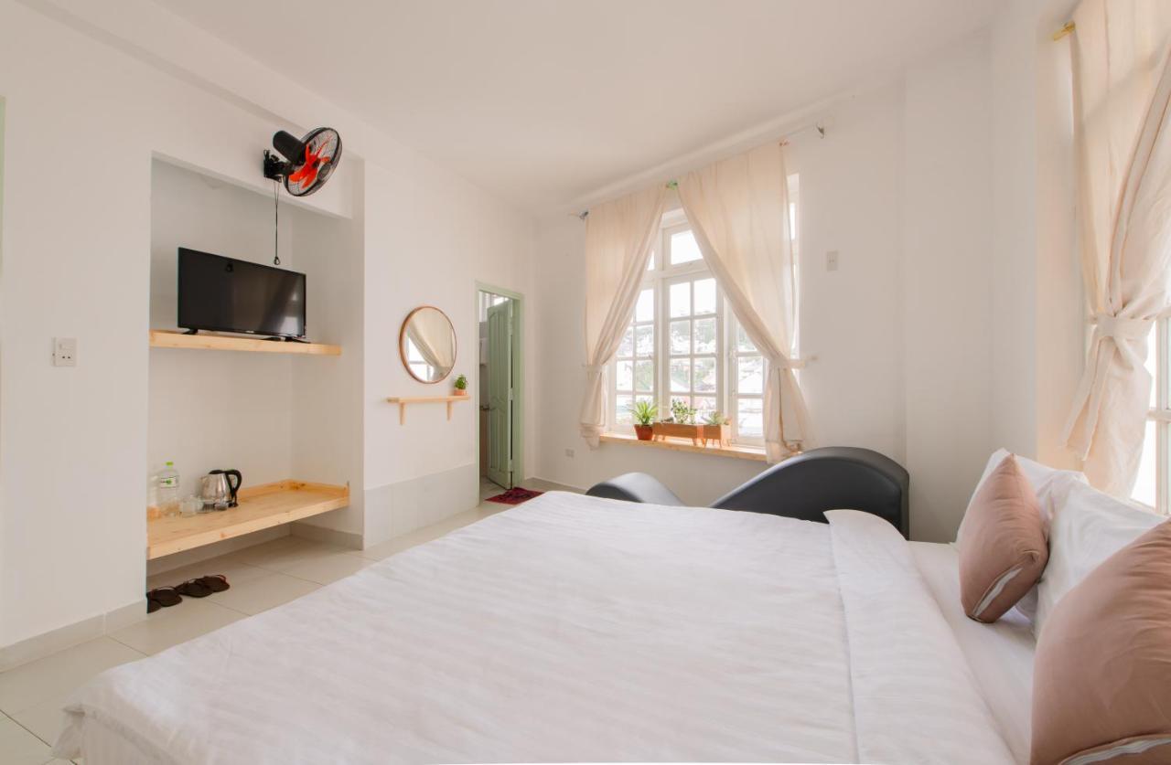 Pines Hotel Да Лат Екстериор снимка